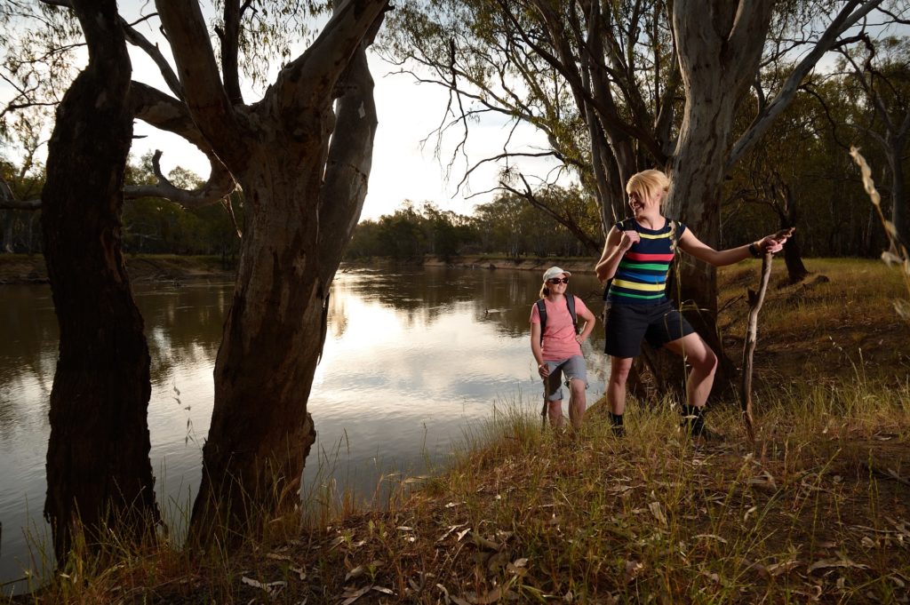 Hikers beside the Murrumbidgee River, Narrandera